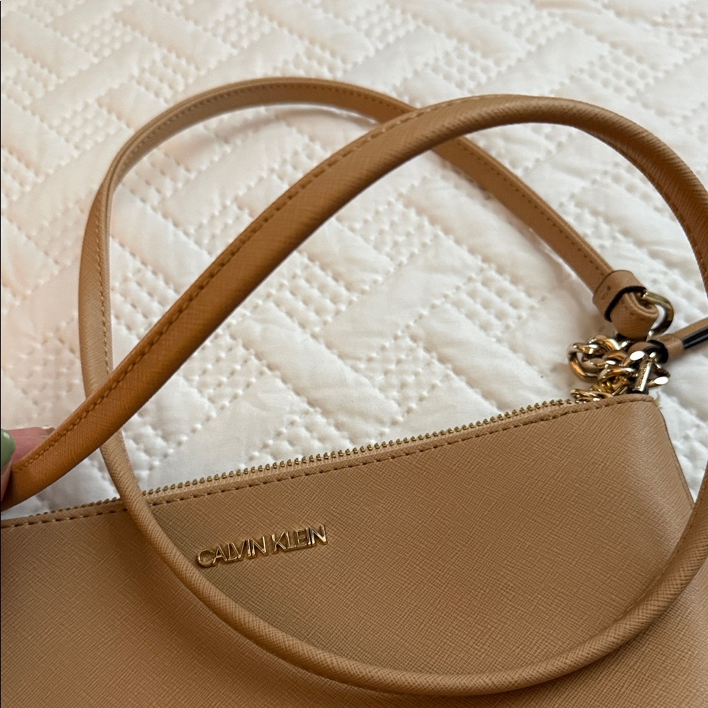 Calvin Klein Camel/Tan Crossbody Bag with Gold Hardware - Picture 4 of 9